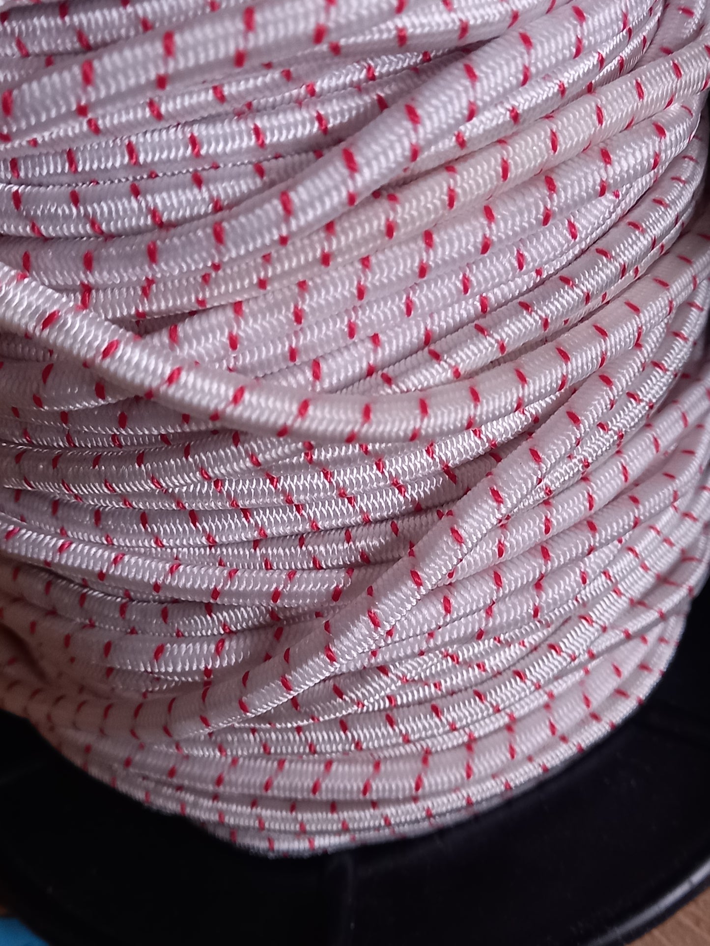 4mm Polyester Shockcord - White with Red fleck