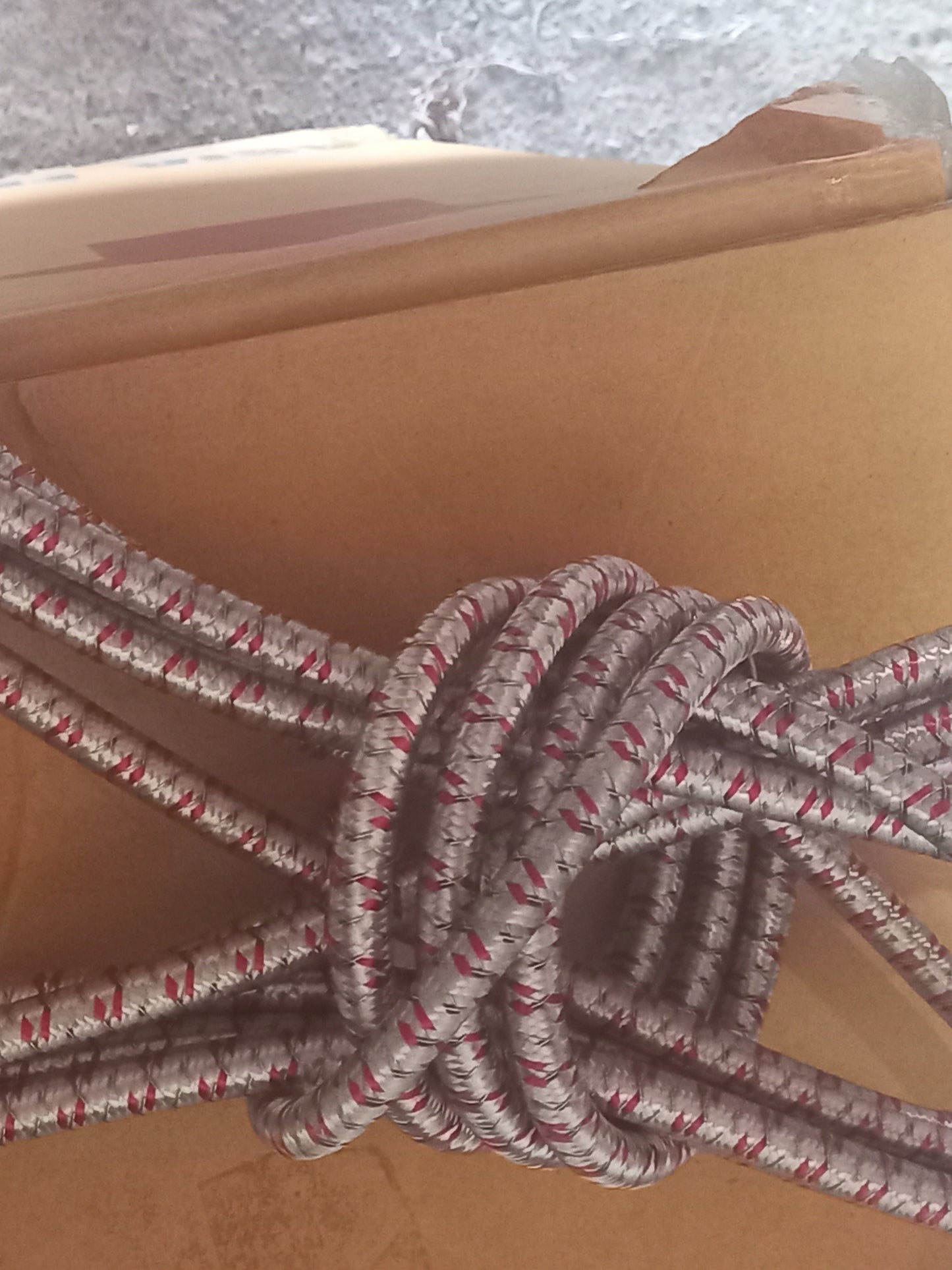 8mm Polyester Electrified Shockcord(Bungy) -White/red fleck