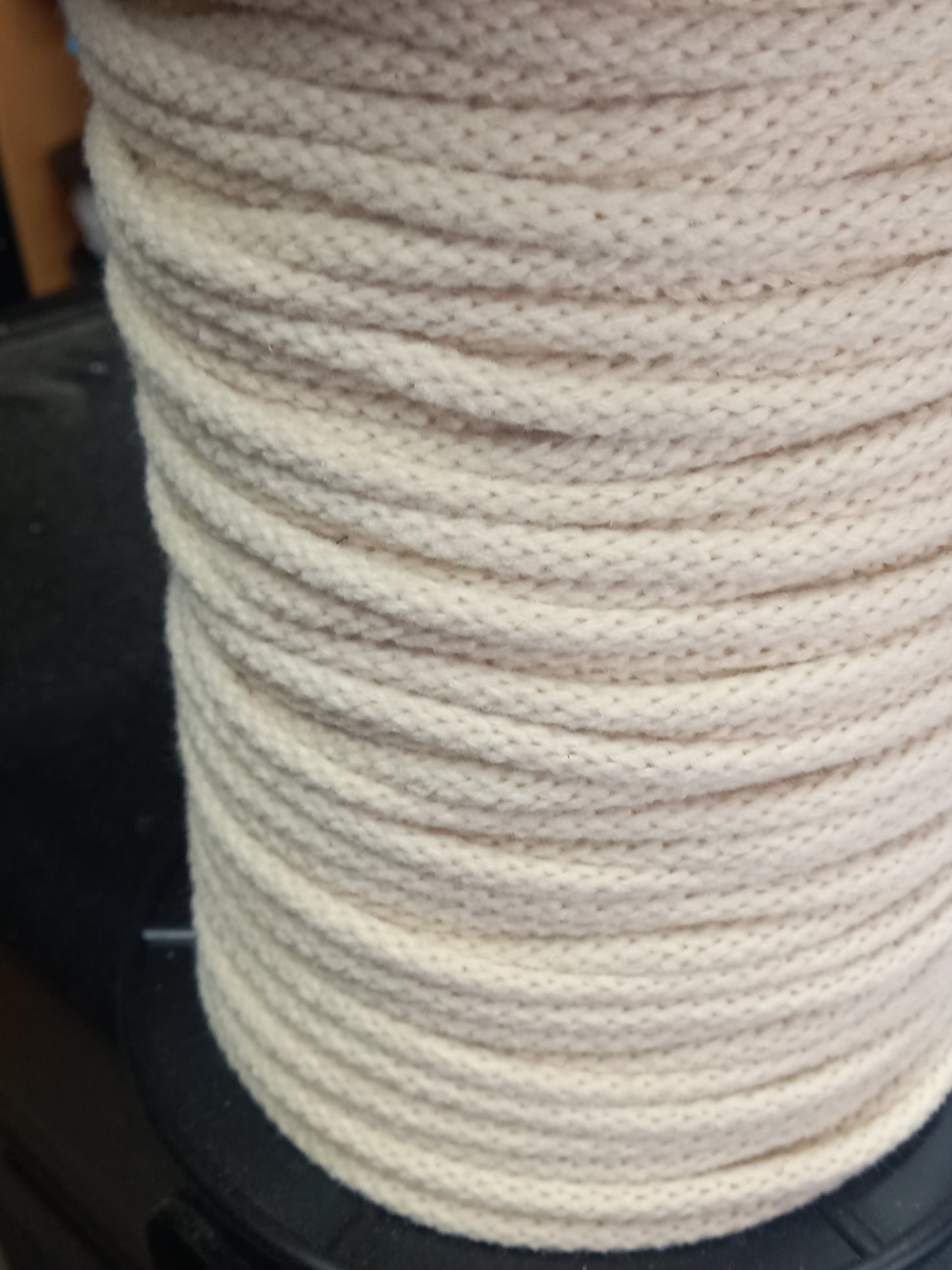 8mm knitted acrylic cord - Fawn