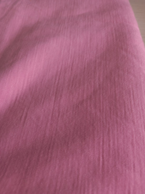 Rose 100% merino - 1.5 metre remnant - small hole