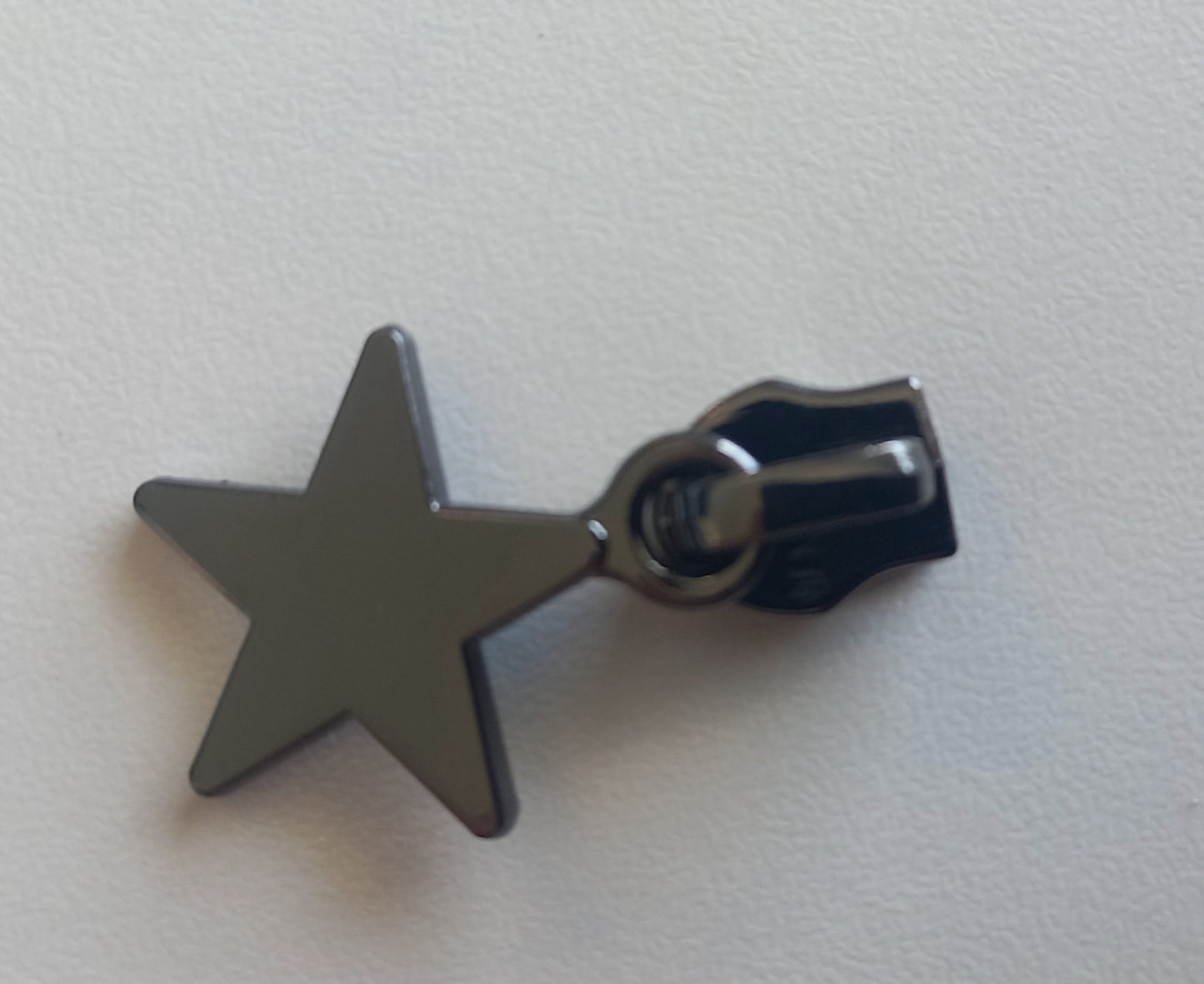 Load image into Gallery viewer, Solid Star Zipper pull
